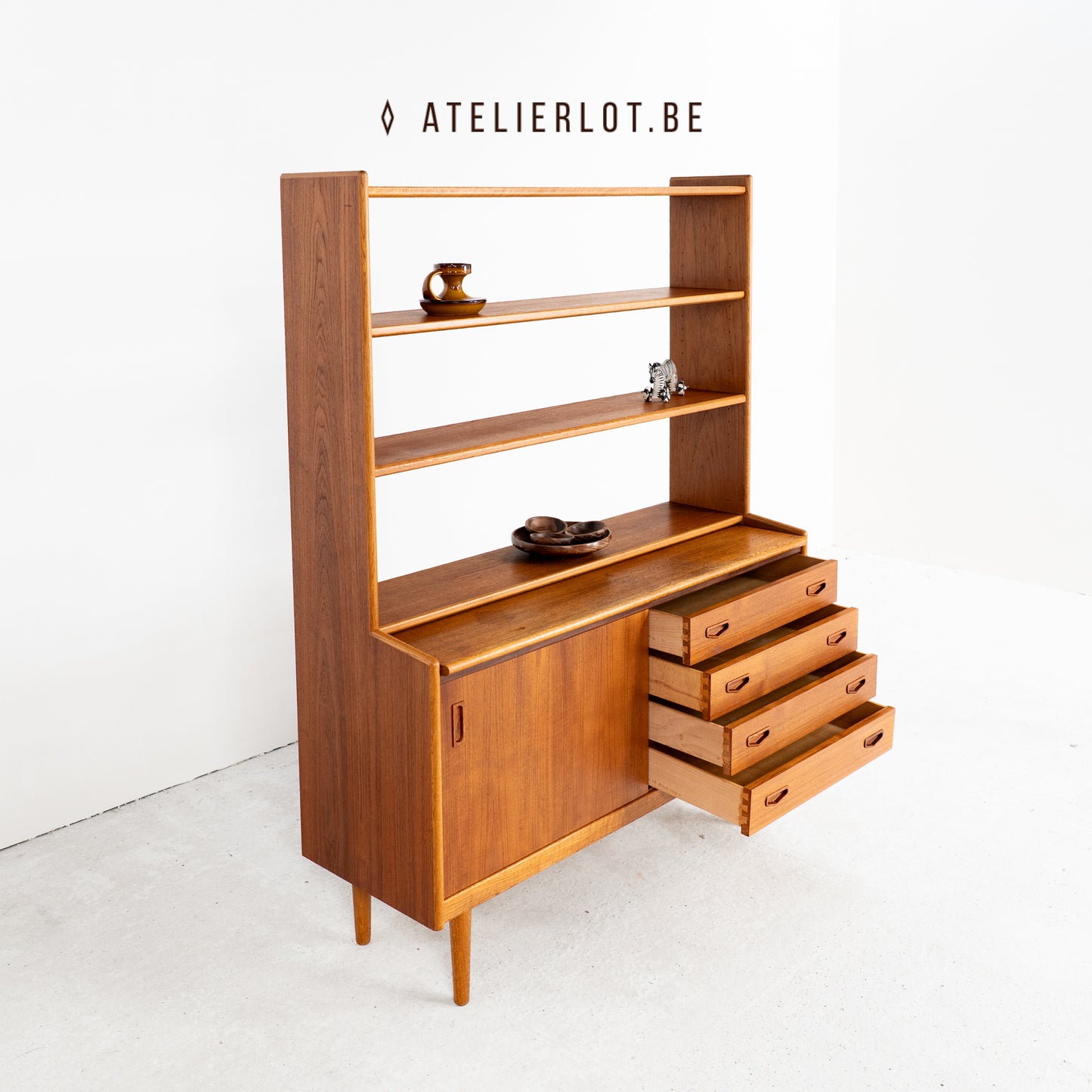 Vintage wandmeubel / boekenrek 4