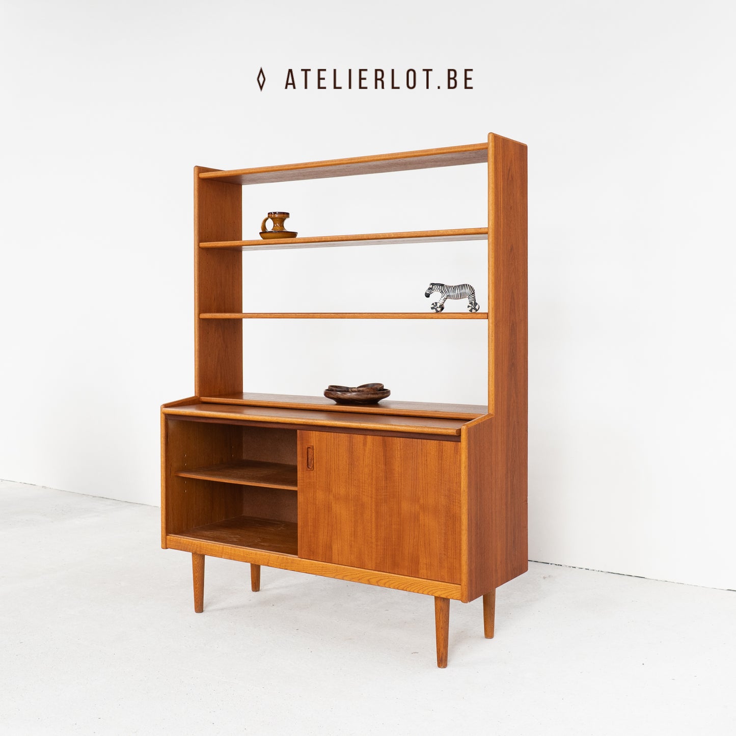 Vintage wandmeubel / boekenrek 4