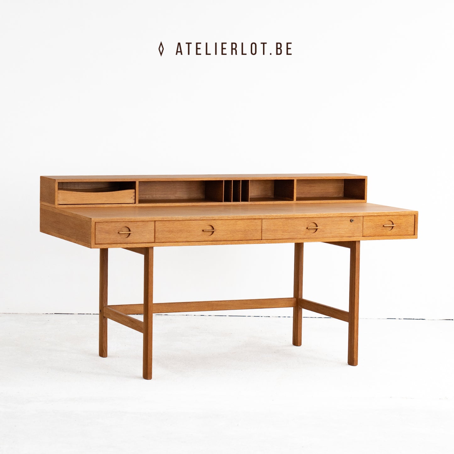 Flip Top-bureau - Løvig Nielsen