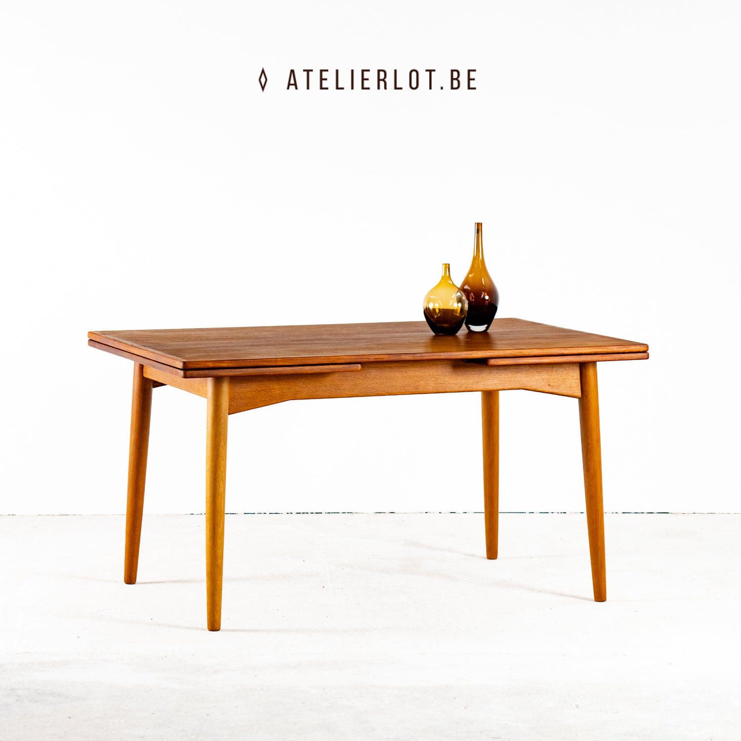 Vintage eettafel model 50 teak Omann Jun Møbelfabrik – vooraanzicht