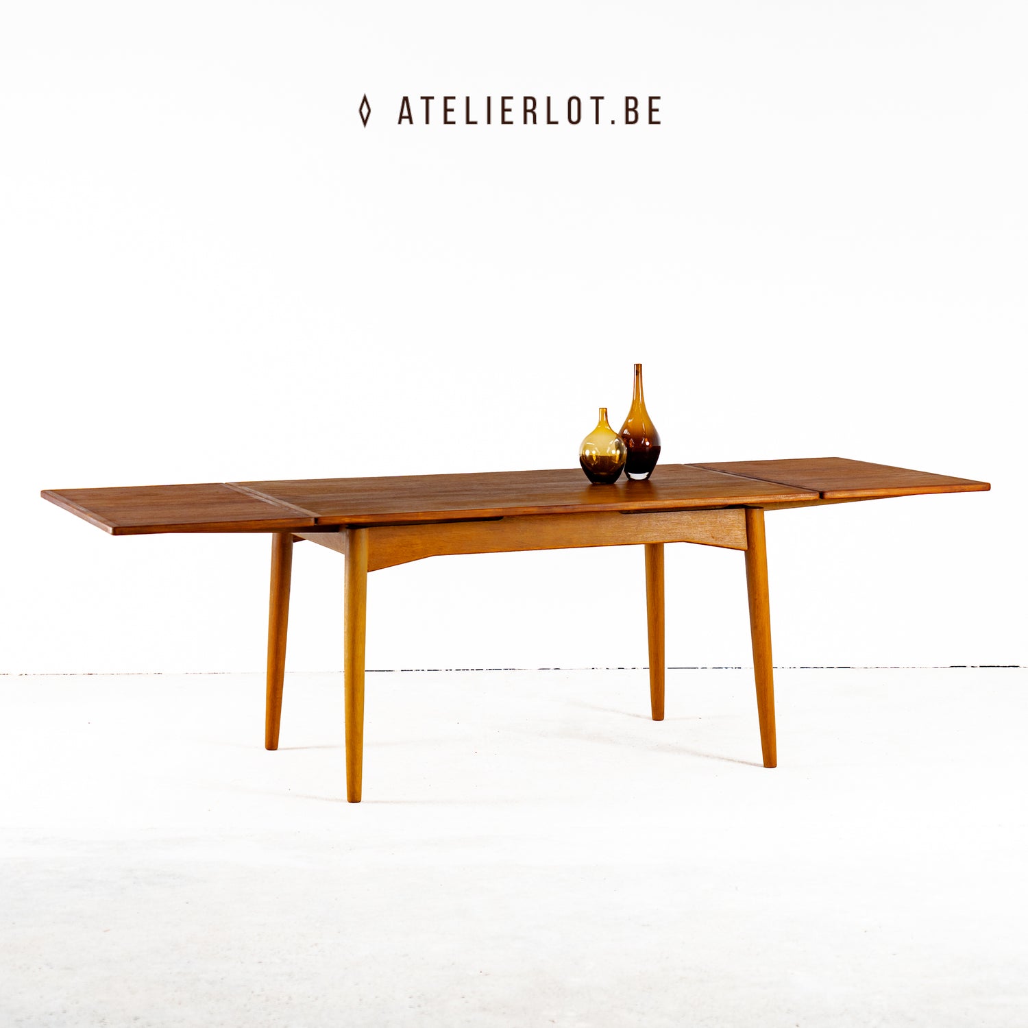 Vintage eettafel model 50 teak Omann Jun Møbelfabrik – uitgeschoven met verlengbladen