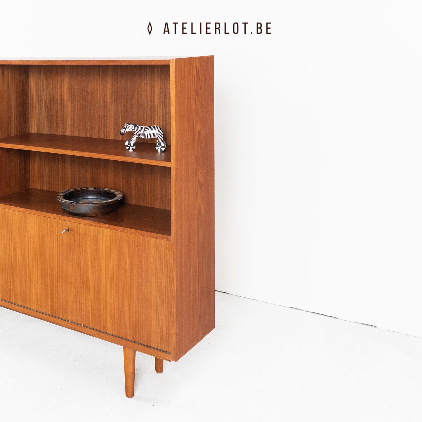 Deense boekenkast / vakkenkast