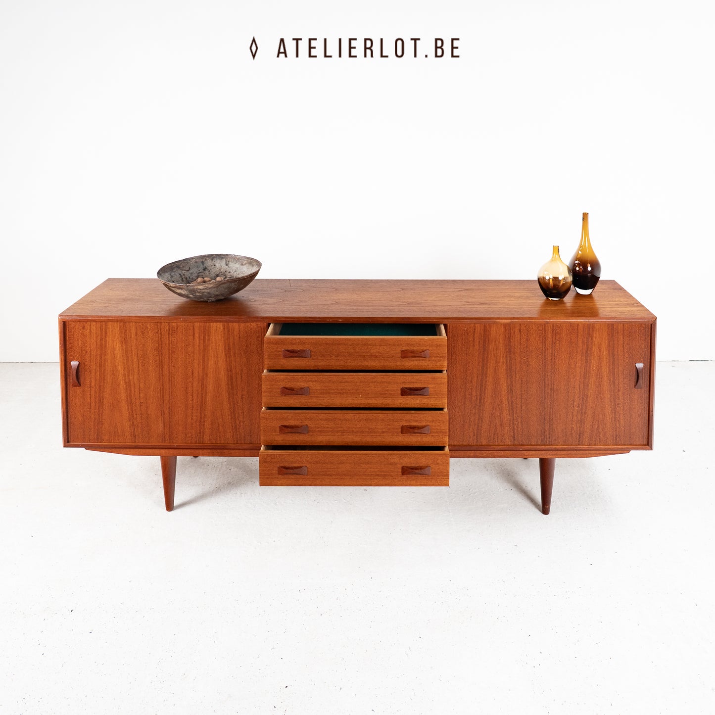 Lowboard Clausen & Søn