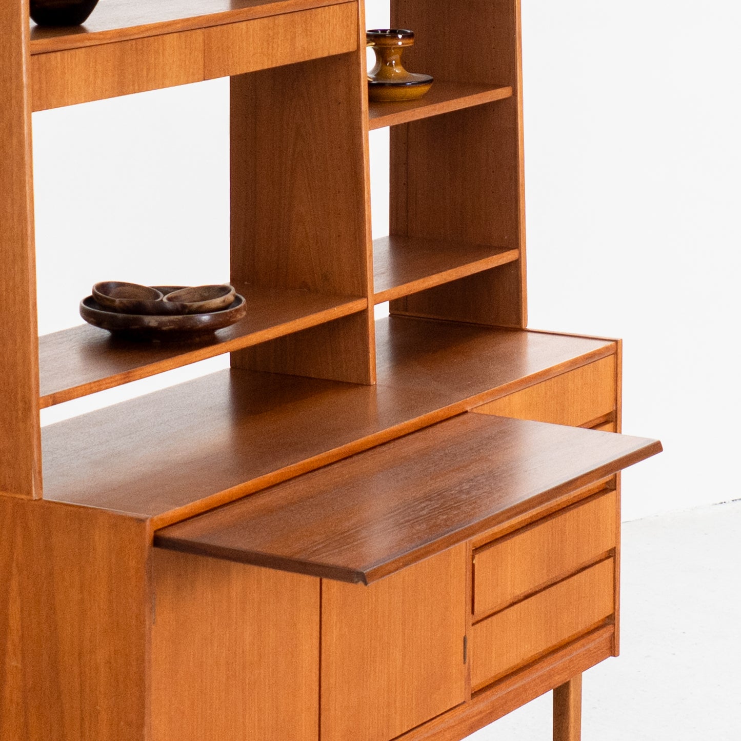 Vintage wandmeubel / boekenrek 3