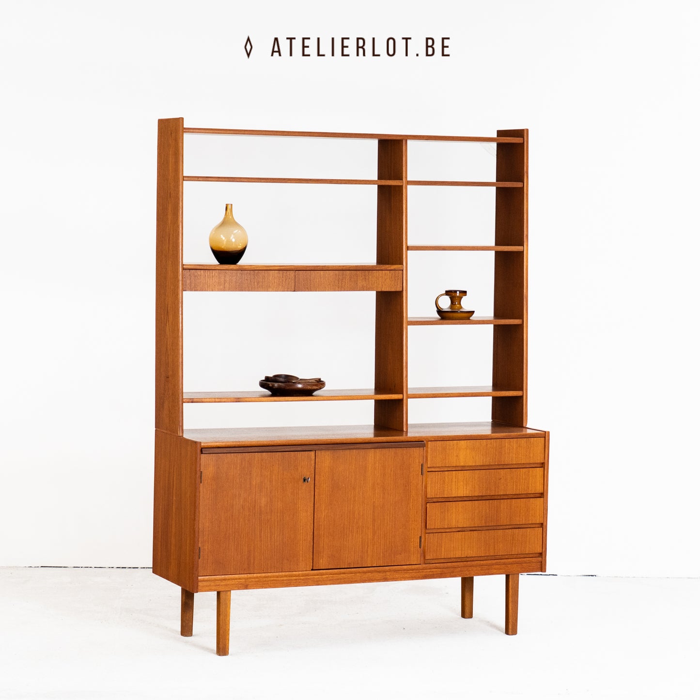 Vintage wandmeubel / boekenrek 3