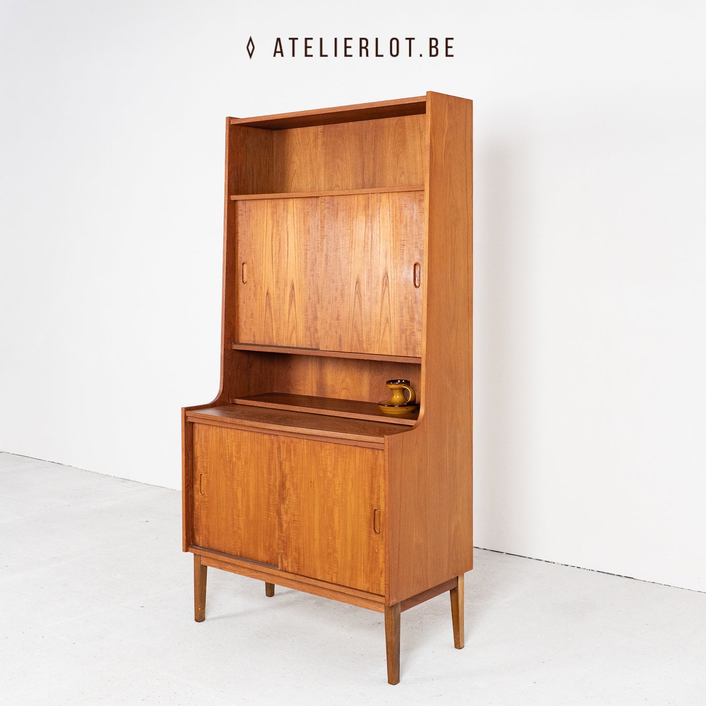 Vintage Deense boekenkast / secretaire