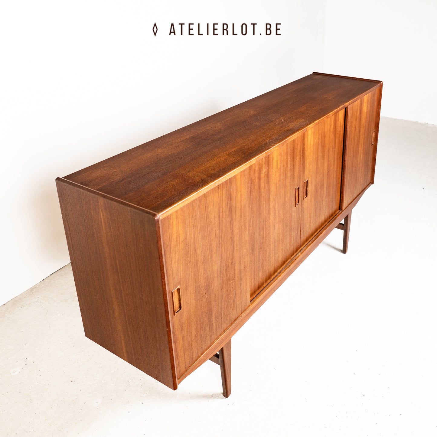 Vintage Deens lowboard