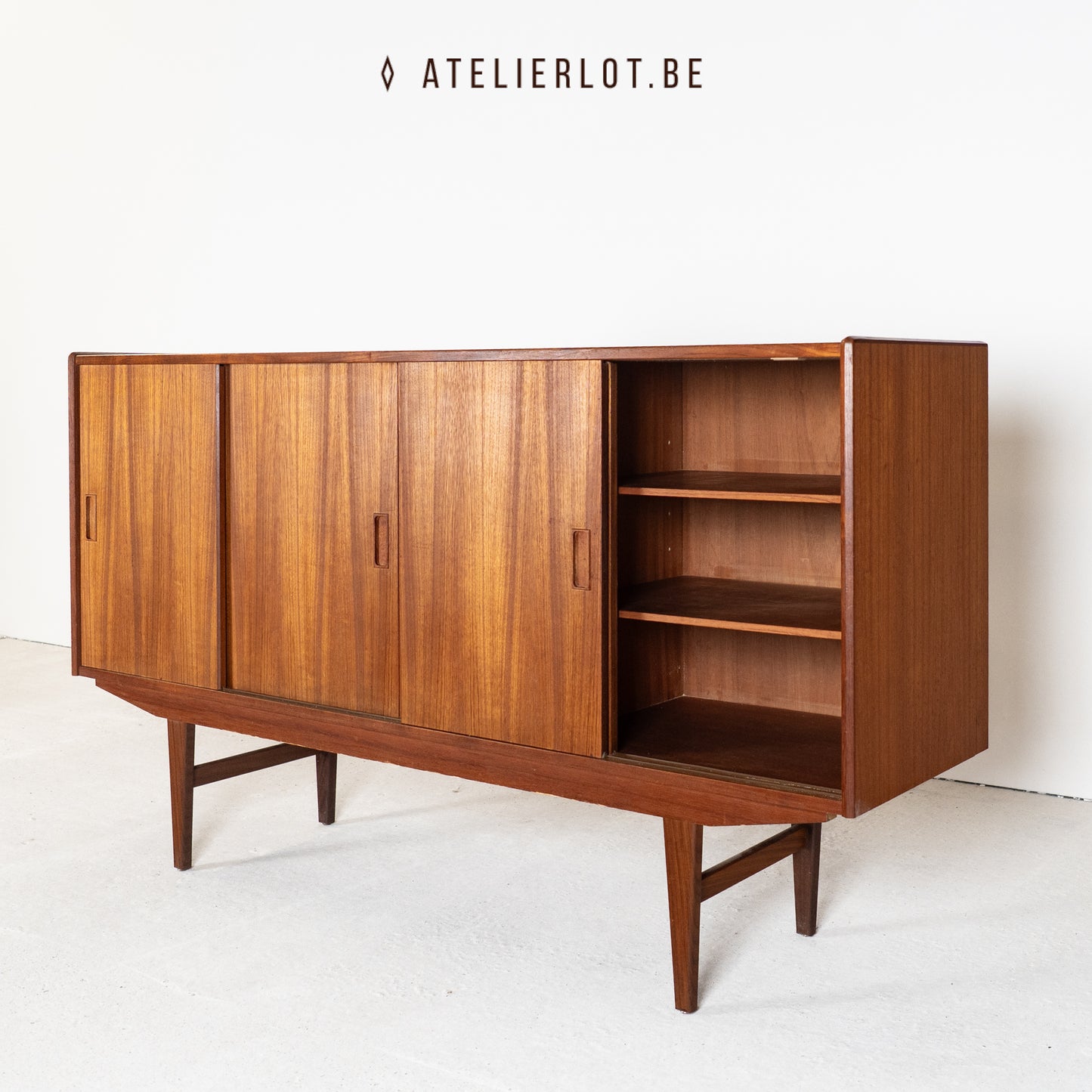 Vintage Deens lowboard