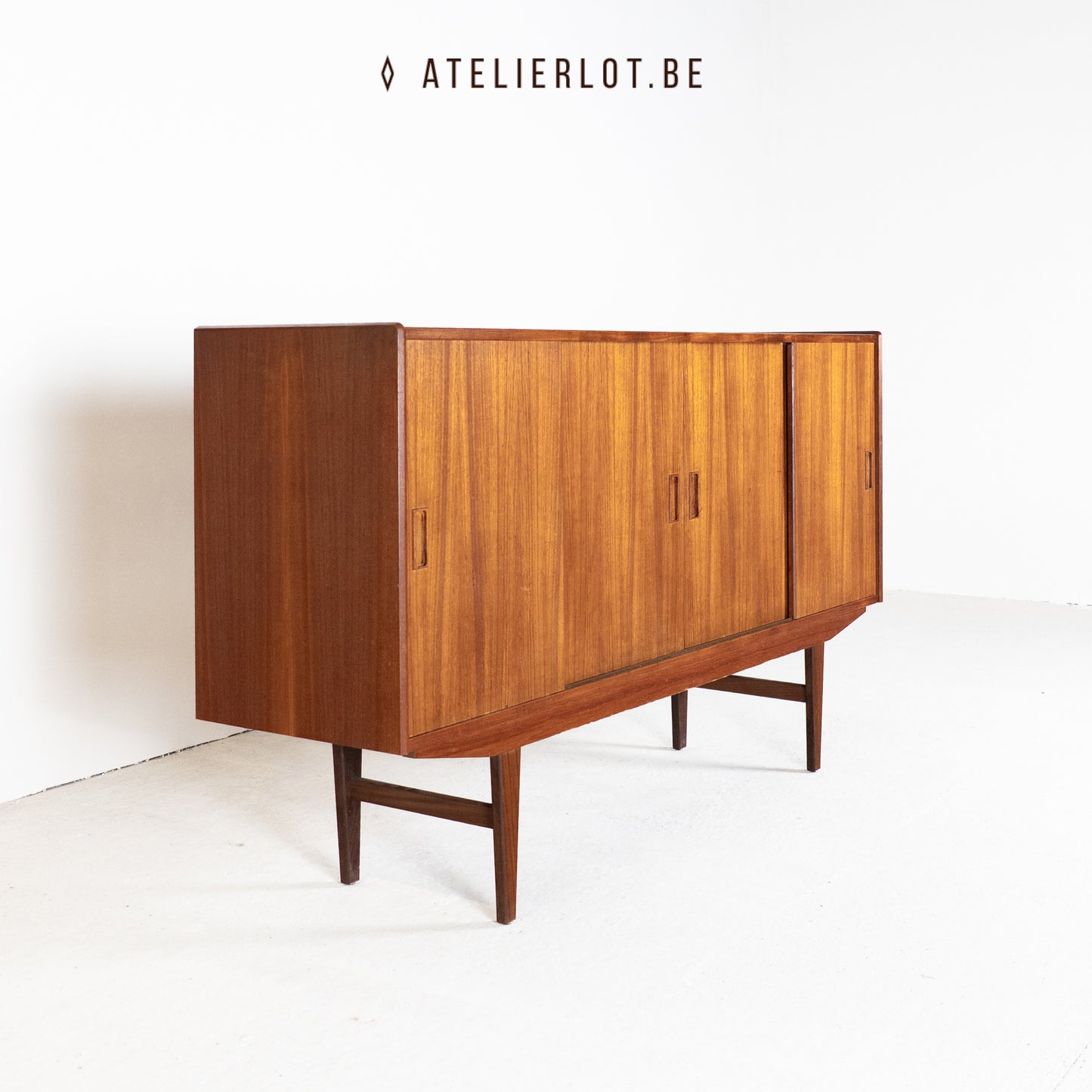 Vintage Deens lowboard