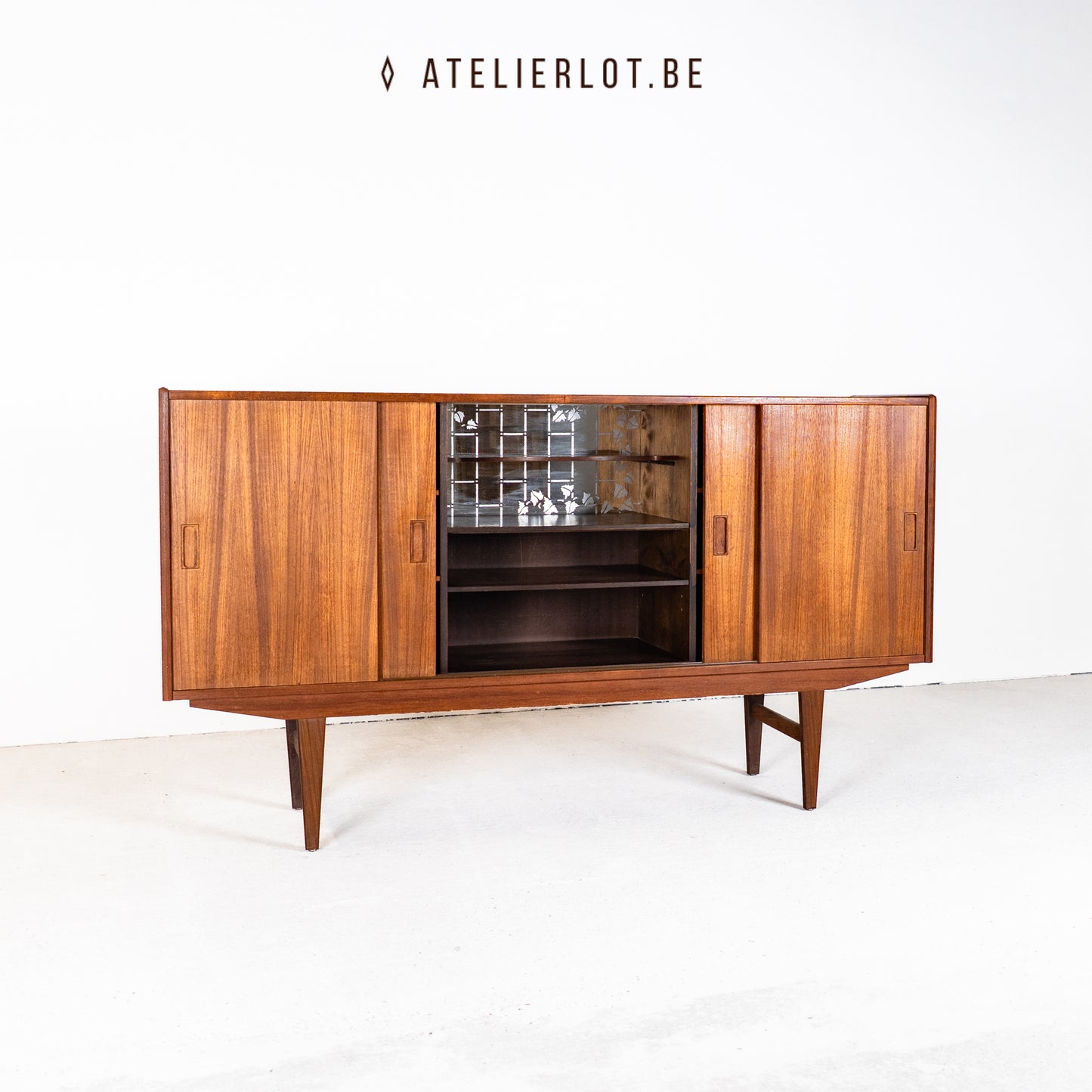 Vintage Deens lowboard