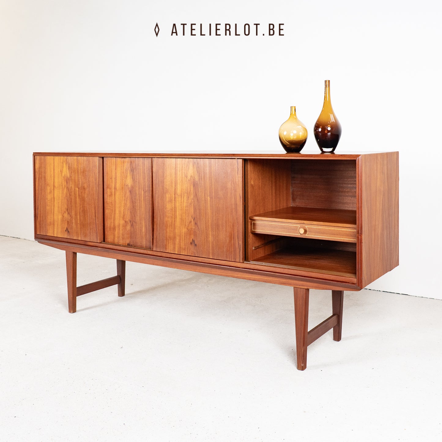 Vintage Deens lowboard 9