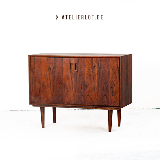 Vintage bijzetkast palissander met 2 deuren Deens design, vooraanzicht