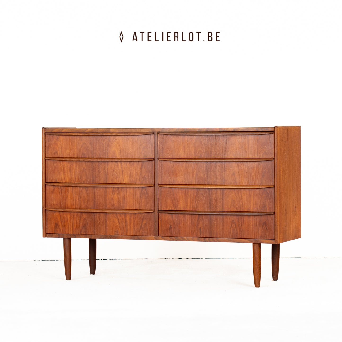 Vintage dubbele ladekast teak met 8 schuiven Deens design, vooraanzicht